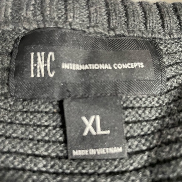 International Concepts men black and grey striped pull over sweater. Size large - Picture 3 of 4